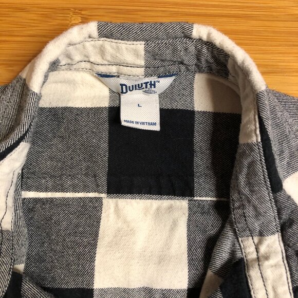 Duluth Women's Free Swingin Flannel Shirt Large Black White Goth Beetlejuice - Picture 3 of 10